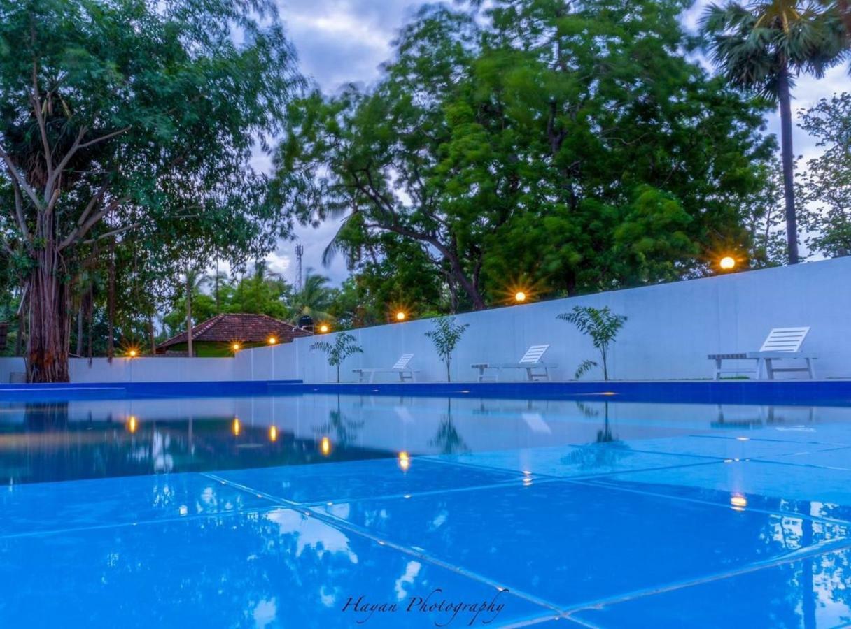 Mrd Beach Hotel Trikunamalaja Zewnętrze zdjęcie