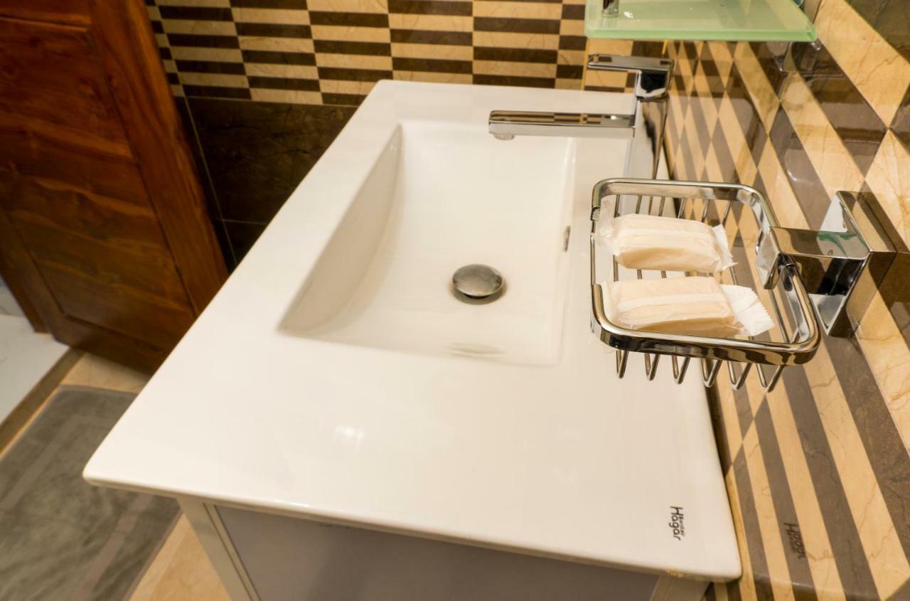 Mrd Beach Hotel Trikunamalaja Zewnętrze zdjęcie