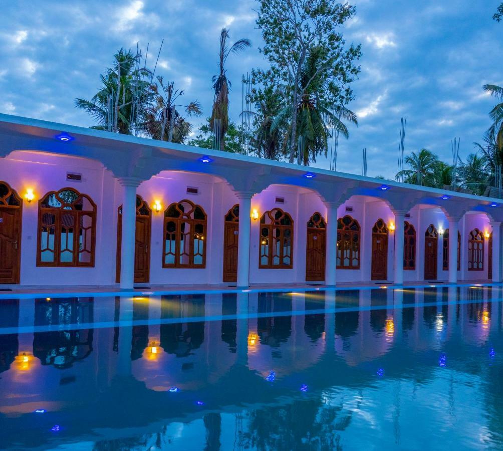 Mrd Beach Hotel Trikunamalaja Zewnętrze zdjęcie